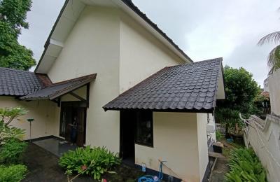 Vintage House with Big Land in Senggigi Batulayar Lombok