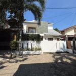Exquisite 2-Story House in Senggigi’s Premier Expat Neighborhood