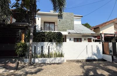 Exquisite 2-Story House in Senggigi’s Premier Expat Neighborhood